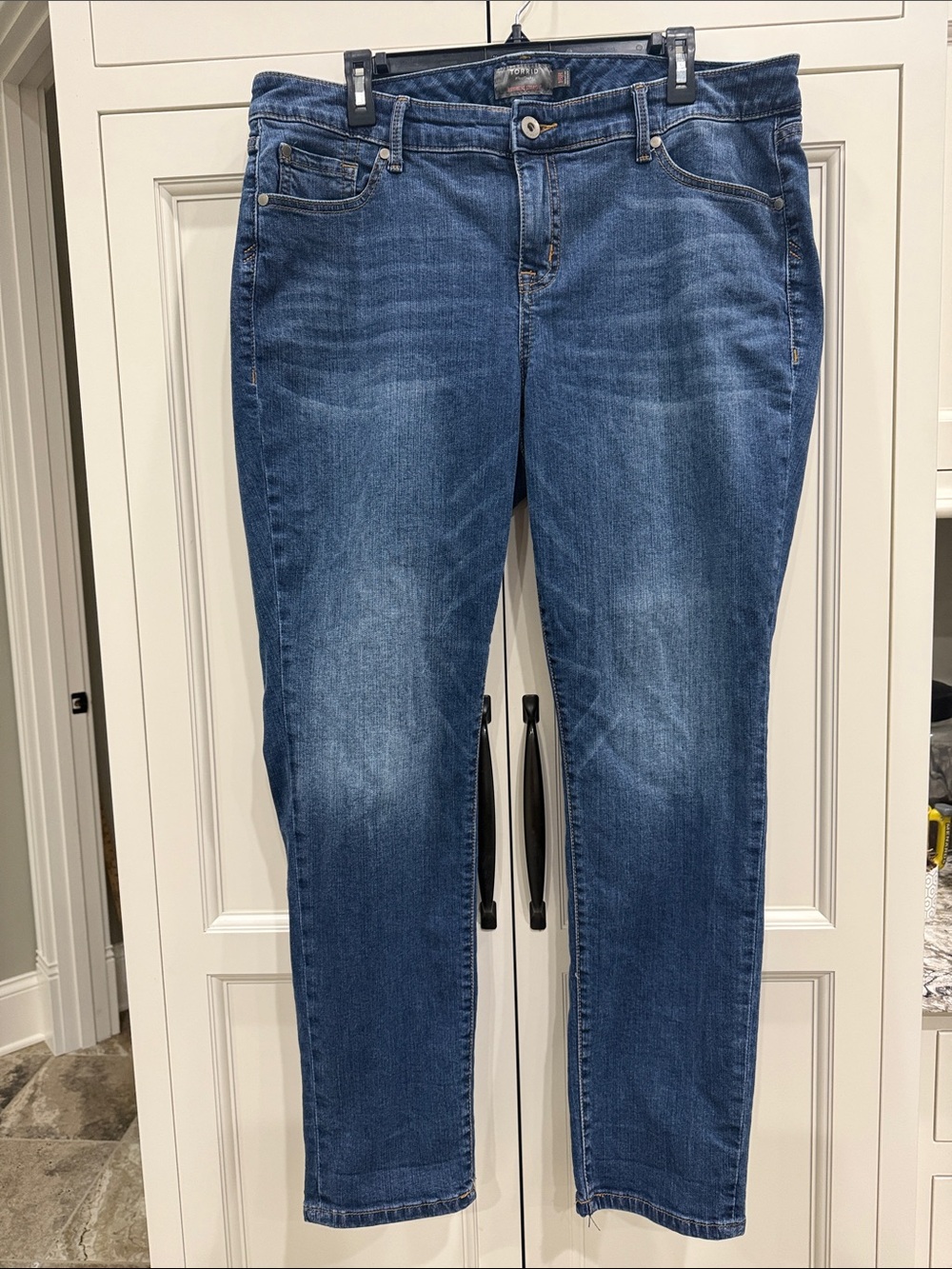 Torrid #Feel The Fit 16R Boyfriend Straight Vintage Stretch Medium Wash Jeans